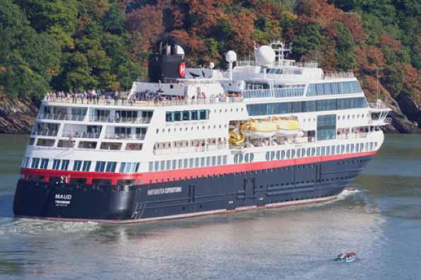 14 September 2022 - 14:58:24

------------------------
Cruise ship Maud departs from Dartmouth